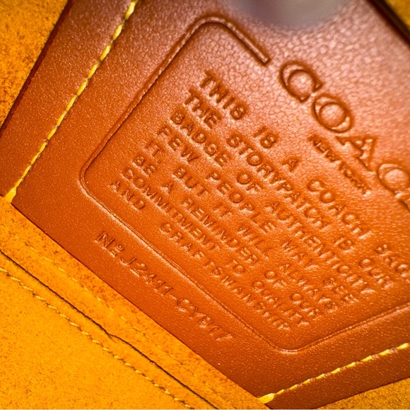 Coach Bowery Satchel 22 - Picture 6 of 6